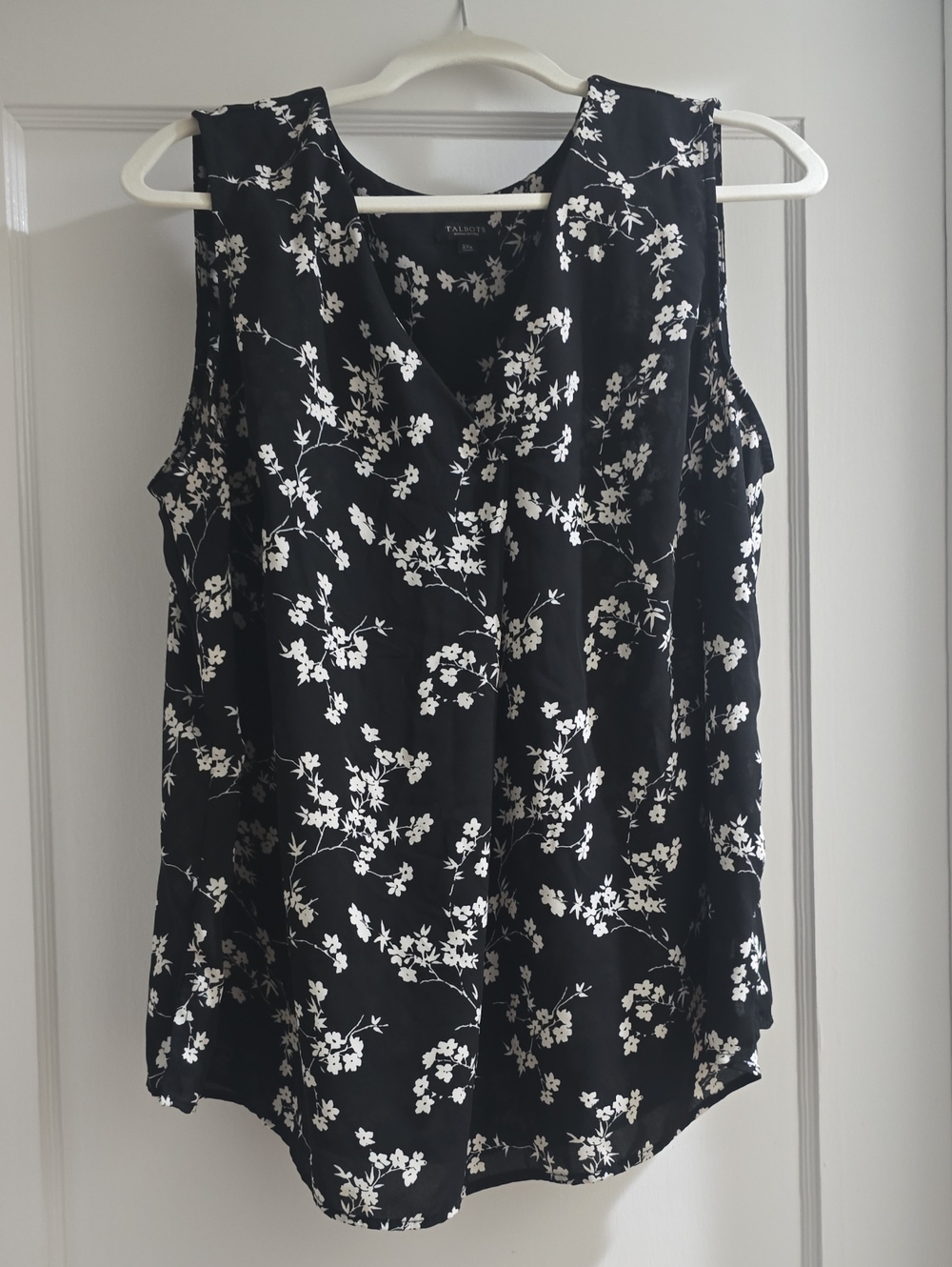 Talbots Black Floral Sleeveless V-Neck Camisole